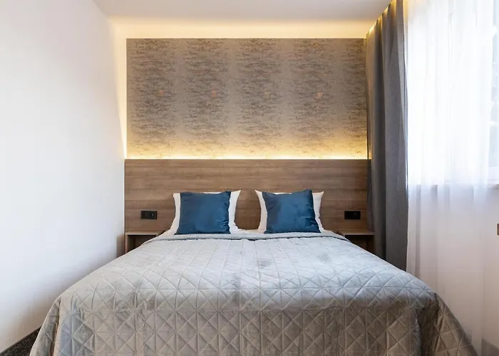 Amare 3* 포비에로보