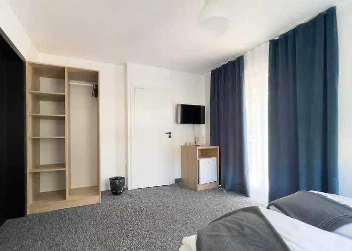 Amare 포비에로보